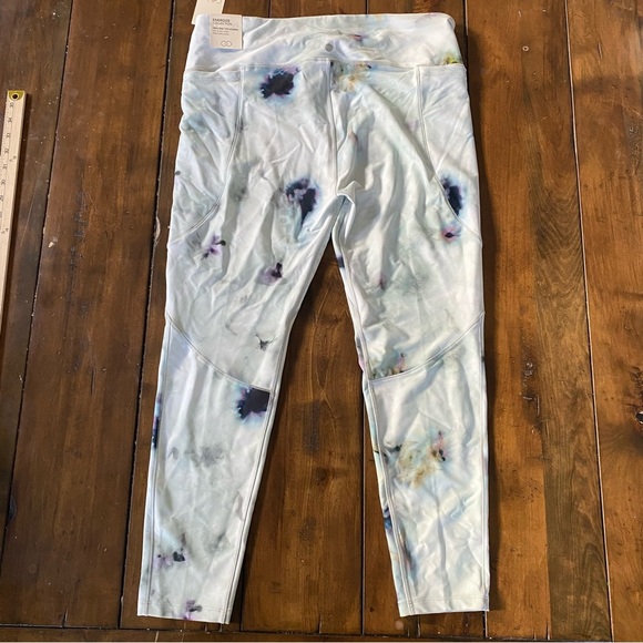 CALIA Carrie Underwood White and Blue Leggings Dreamy Watercolor Design NWT XL - Picture 3 of 6